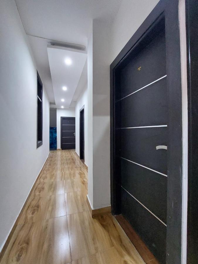 Hotel Twamev Couple Friendly Laxmi Nagar Nuova Delhi Esterno foto