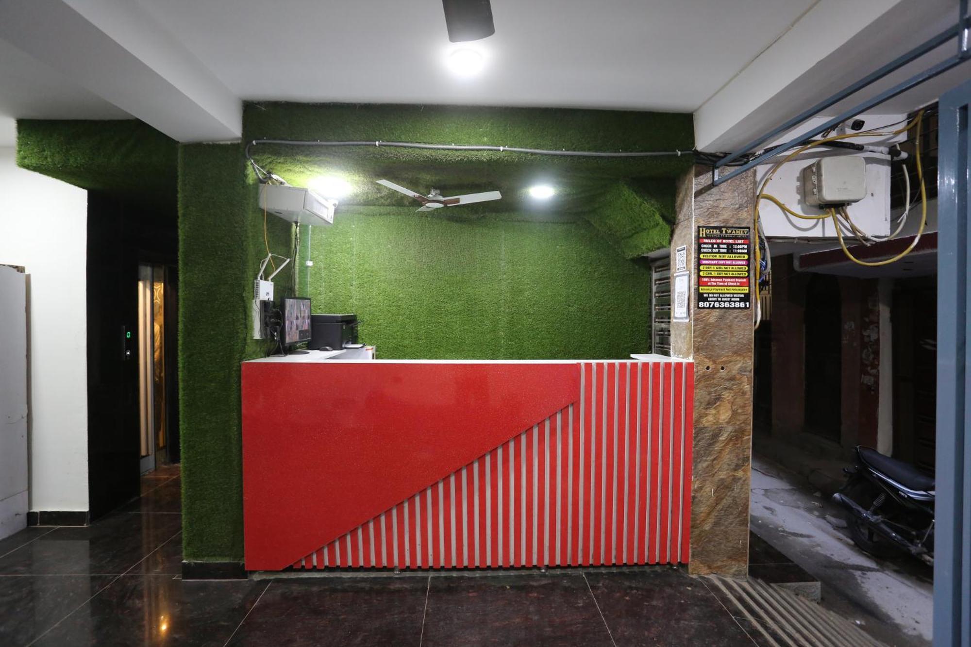 Hotel Twamev Couple Friendly Laxmi Nagar Nuova Delhi Esterno foto